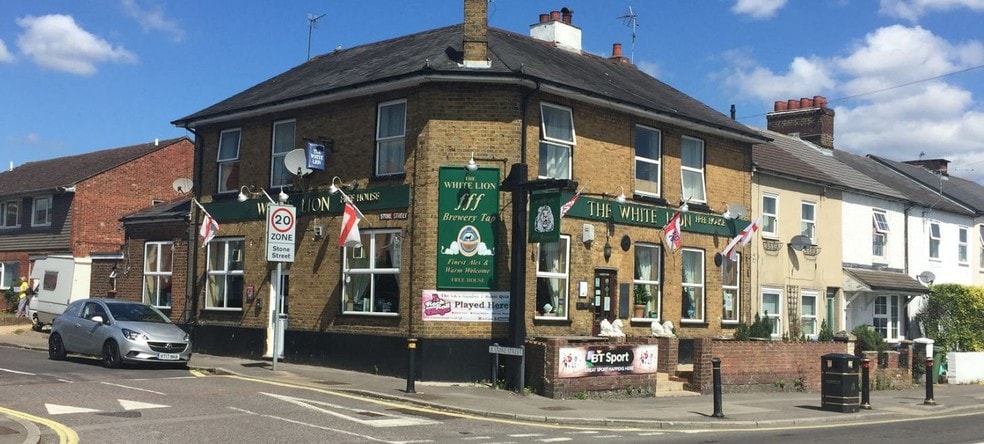 20 Lower Farnham Rd, Aldershot for sale - Primary Photo - Image 1 of 1