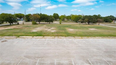 511 W Carson St, Bryan, TX for sale Primary Photo- Image 1 of 12