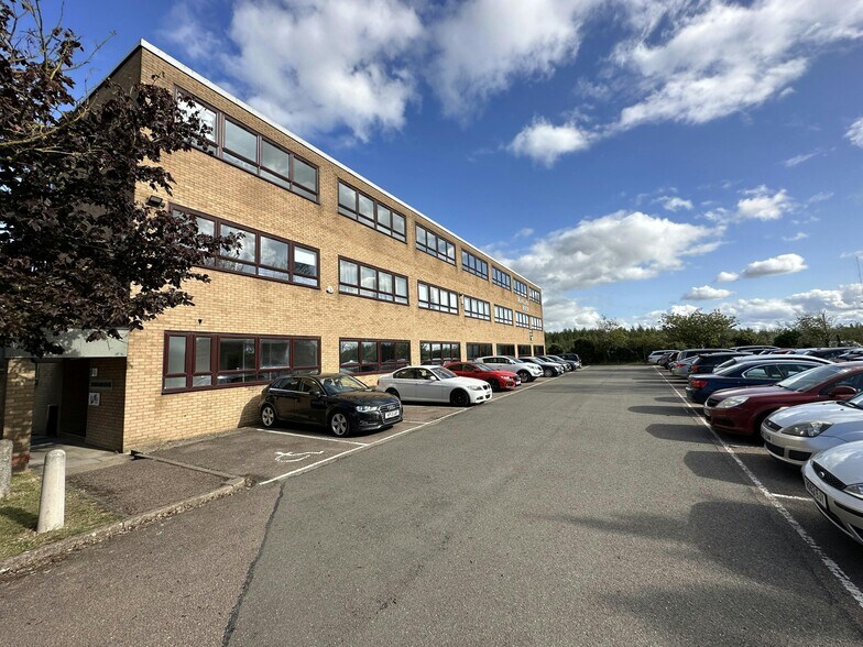 160 Cowley Rd, Cambridge to rent - Building Photo - Image 2 of 9