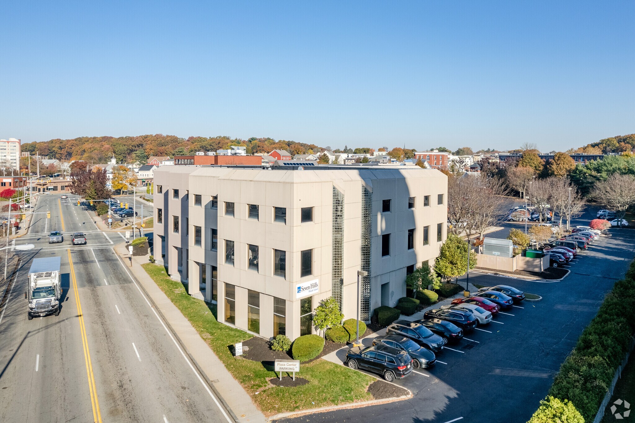 68 Cumberland St, Woonsocket 02895 Plaza Center 950,975, 2,700