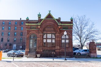 1213 Jones St, Omaha, NE for rent Building Photo- Image 1 of 14