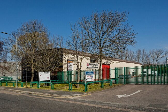 More details for 70-72 Hailey Rd, Erith - Light Industrial to Rent