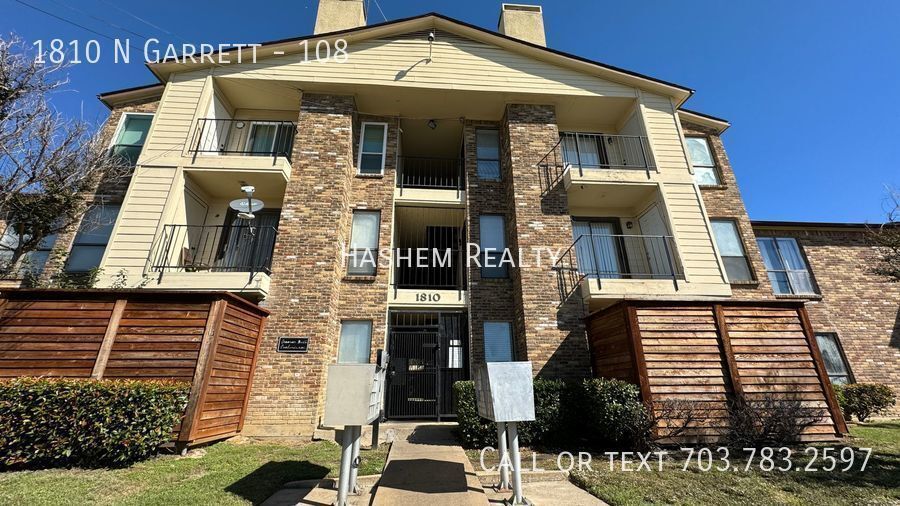 Residential in Dallas, TX for sale - Primary Photo - Image 1 of 1