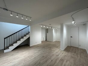 8543-8555 Santa Monica Blvd, West Hollywood, CA to rent Building Photo- Image 2 of 22