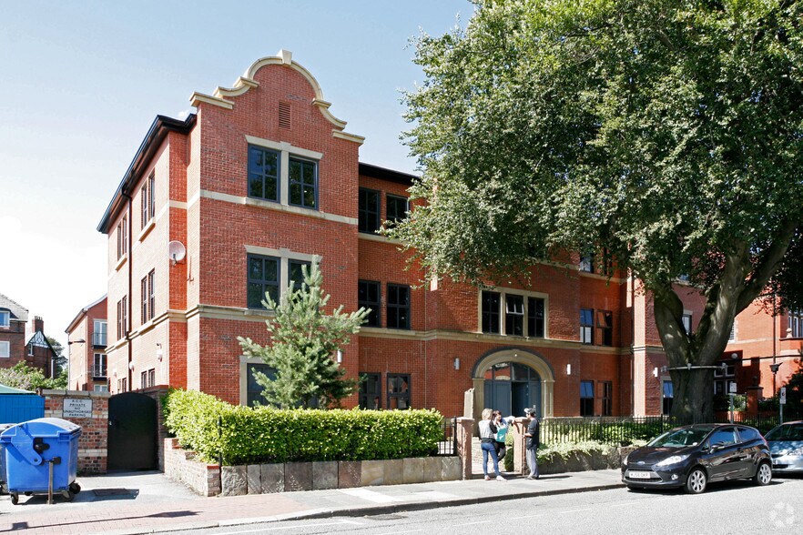 20 Market St, Altrincham for sale - Primary Photo - Image 1 of 1