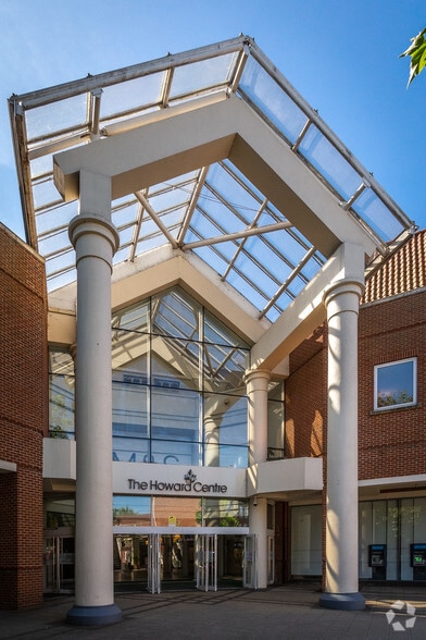 Howardsgate, Welwyn Garden City to rent - Building Photo - Image 3 of 10