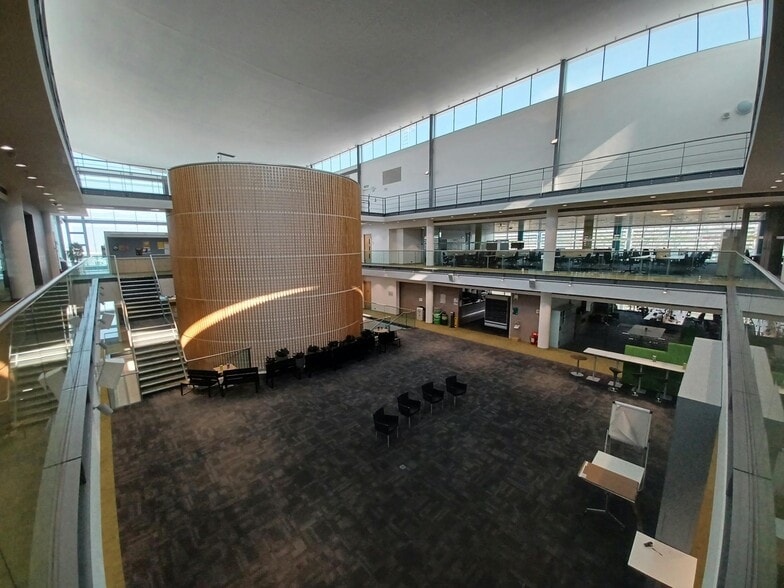 Doncastle Rd, Bracknell to rent - Interior Photo - Image 3 of 8