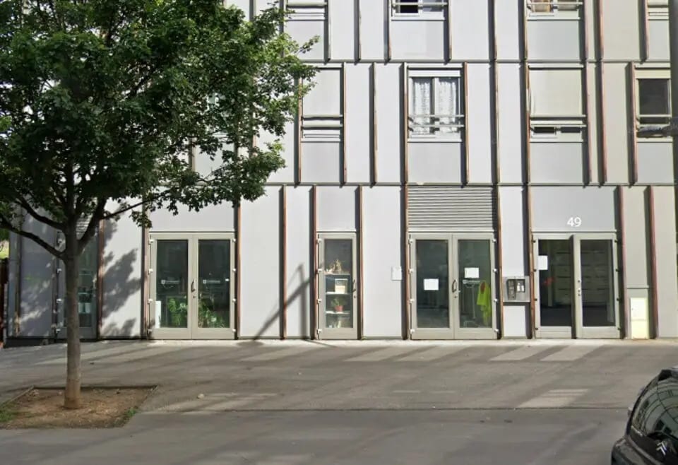 Location Commerce 155 m² - Photo 1