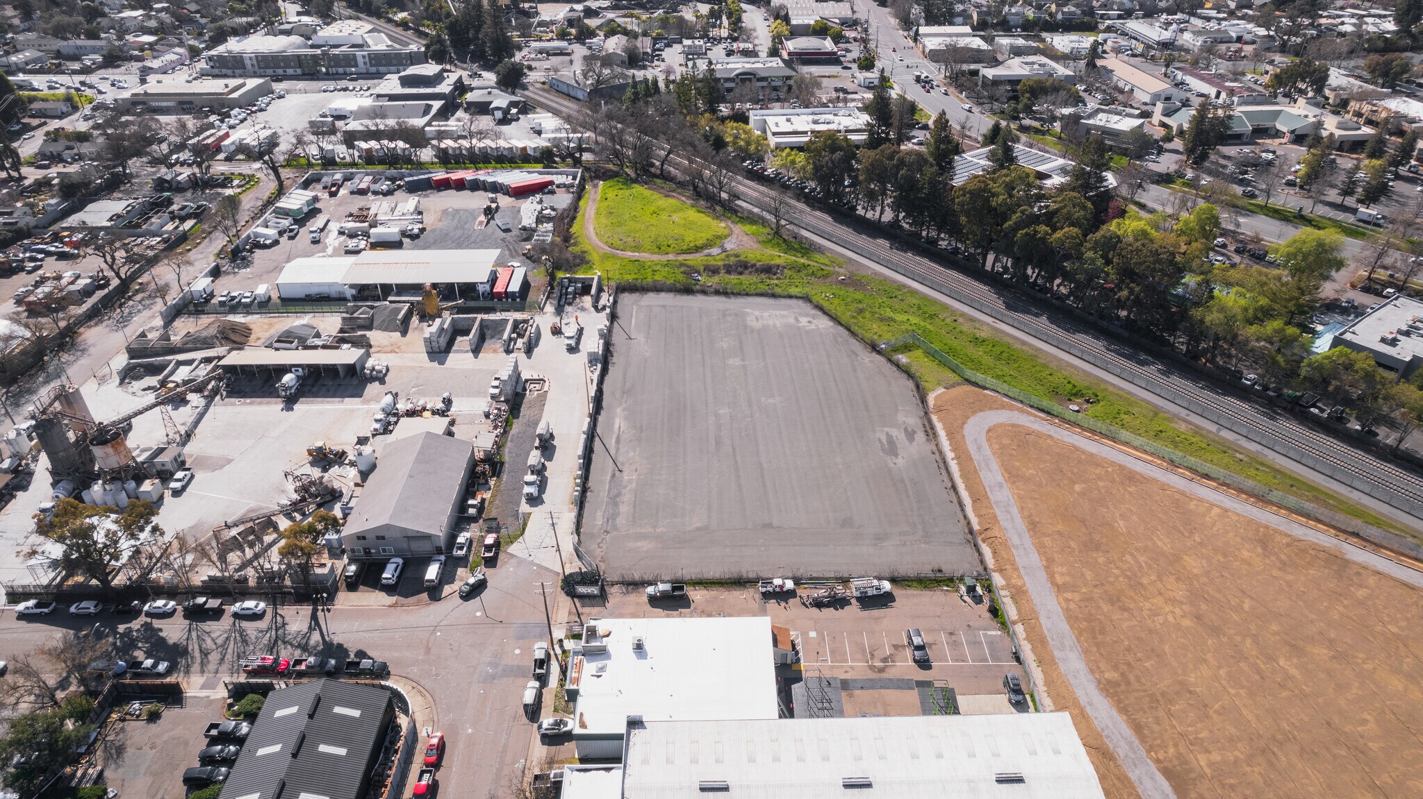 1143 Briggs Ave, Santa Rosa, CA to rent Primary Photo- Image 1 of 10