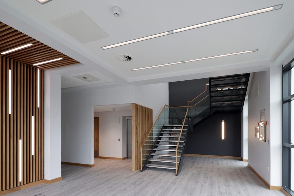 Electric Av, Lincoln to rent Interior Photo- Image 1 of 5