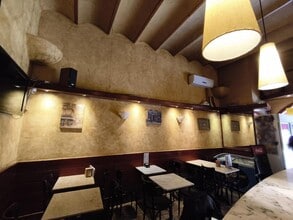 Retail in L'Hospitalet de Llobregat, Barcelona to rent Interior Photo- Image 2 of 14