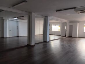 Retail in Barcelona, Barcelona to rent Interior Photo- Image 2 of 15