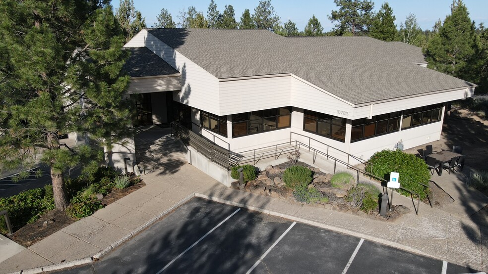 19785 Village Office Ct, Bend, OR for sale - Building Photo - Image 1 of 1