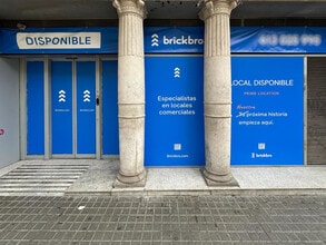 Retail in Barcelona, Barcelona to rent Building Photo- Image 2 of 33