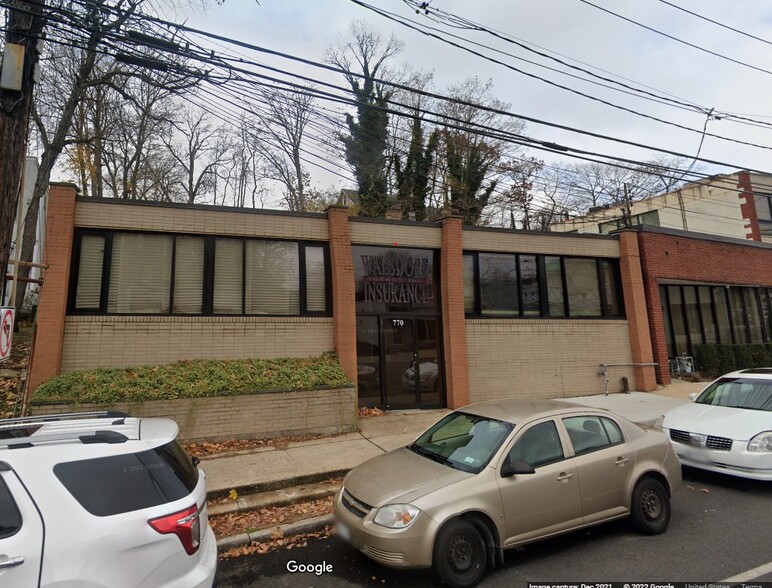 770 New York Ave, Huntington, NY for sale - Building Photo - Image 1 of 1