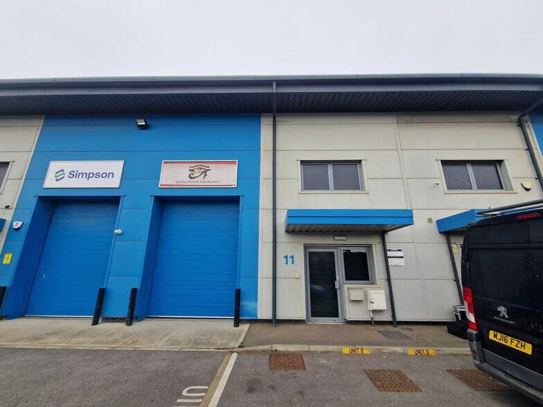 Limberline Rd, Portsmouth to rent - Building Photo - Image 2 of 14