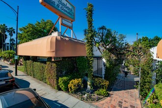 2115 W Magnolia Blvd, Burbank, CA for sale Building Photo- Image 1 of 1