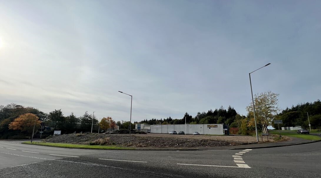 Singer Rd, East Kilbride to rent Building Photo- Image 1 of 2