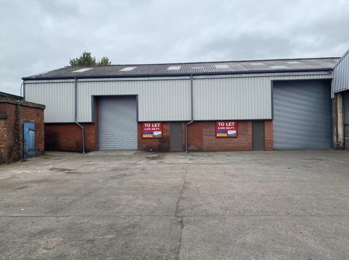 10 Station Rd, Wolverhampton to rent Building Photo- Image 1 of 3