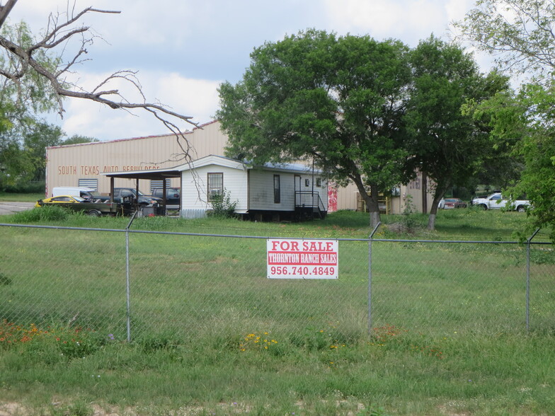 4615 S Flores St, Elmendorf, TX for sale - Building Photo - Image 3 of 8