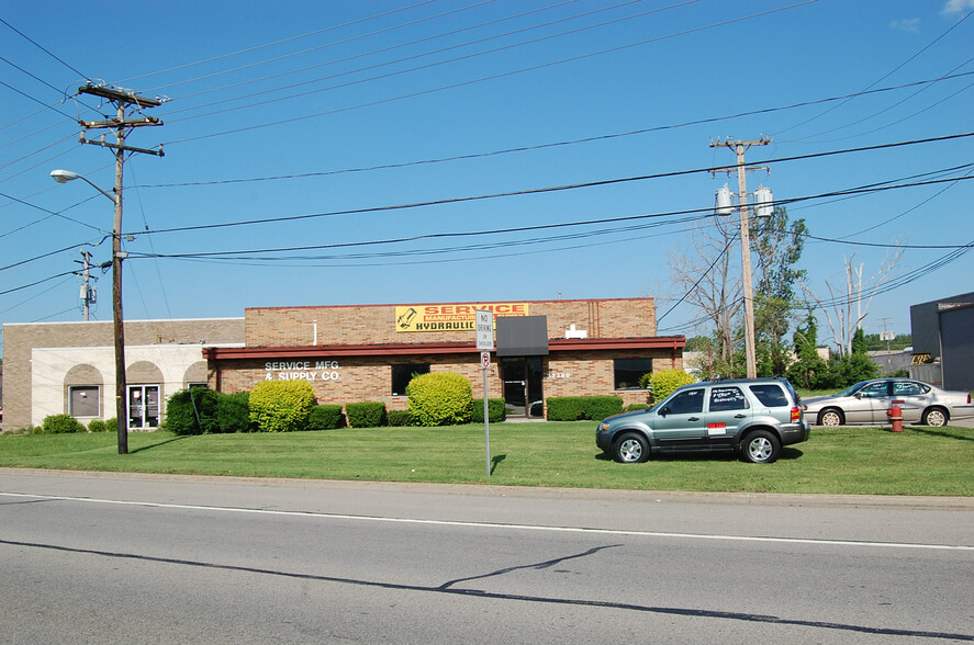 33380-33386 Groesbeck Hwy, Fraser, MI for sale - Building Photo - Image 1 of 2