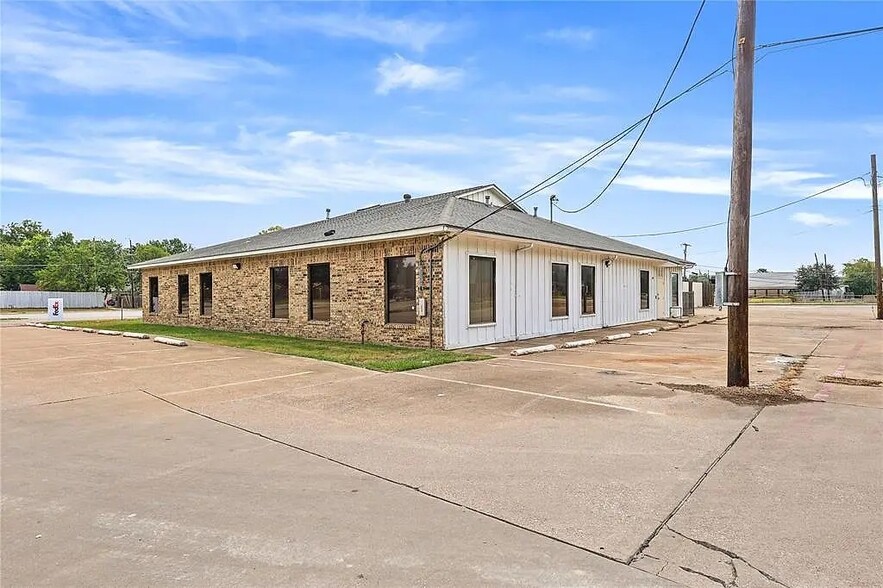 4915 Gus Thomasson Rd, Mesquite, TX for sale - Building Photo - Image 2 of 12