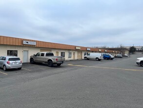 10014 E Montgomery Ave, Spokane Valley, WA for rent Building Photo- Image 1 of 5