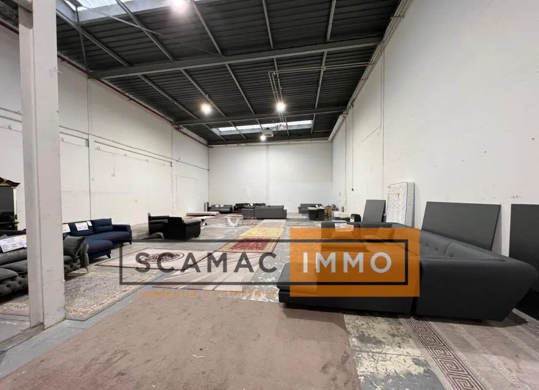 Office in Aubervilliers to rent Interior Photo- Image 1 of 12