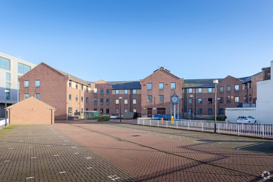 36 Ferensway, Hull to rent - Building Photo - Image 2 of 44