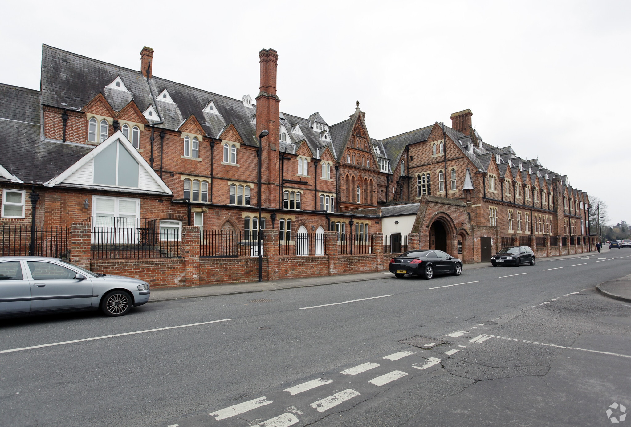 Hatch Ln, Windsor for sale Primary Photo- Image 1 of 1