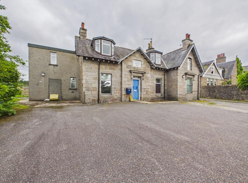 Charlestown Rd, Aboyne for sale Primary Photo- Image 1 of 6