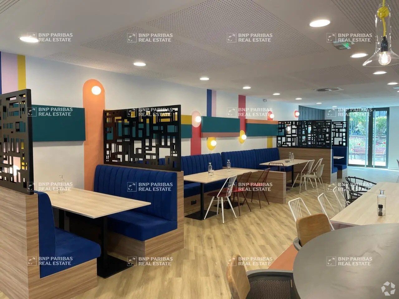 Office in Lyon to rent Interior Photo- Image 1 of 12