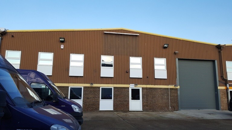 Hammonds Dr, Eastbourne for sale - Primary Photo - Image 1 of 1