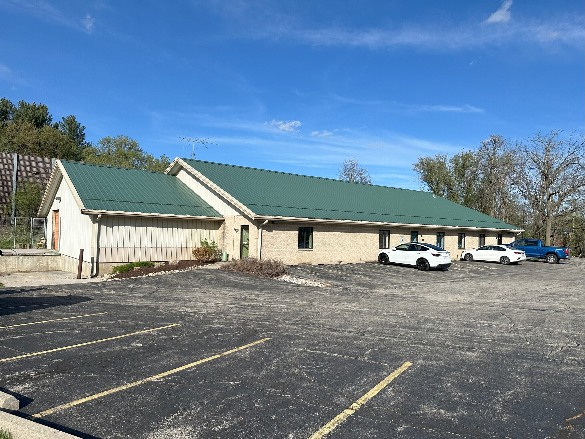 140 W Terra Cotta Ave, Crystal Lake, IL for sale Building Photo- Image 1 of 1