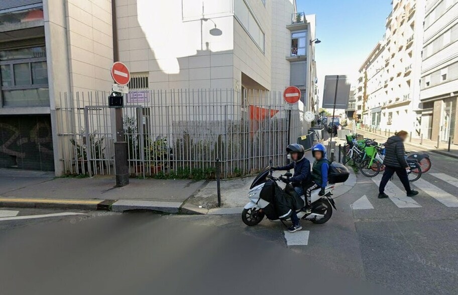 Retail in Paris to rent - Building Photo - Image 3 of 7
