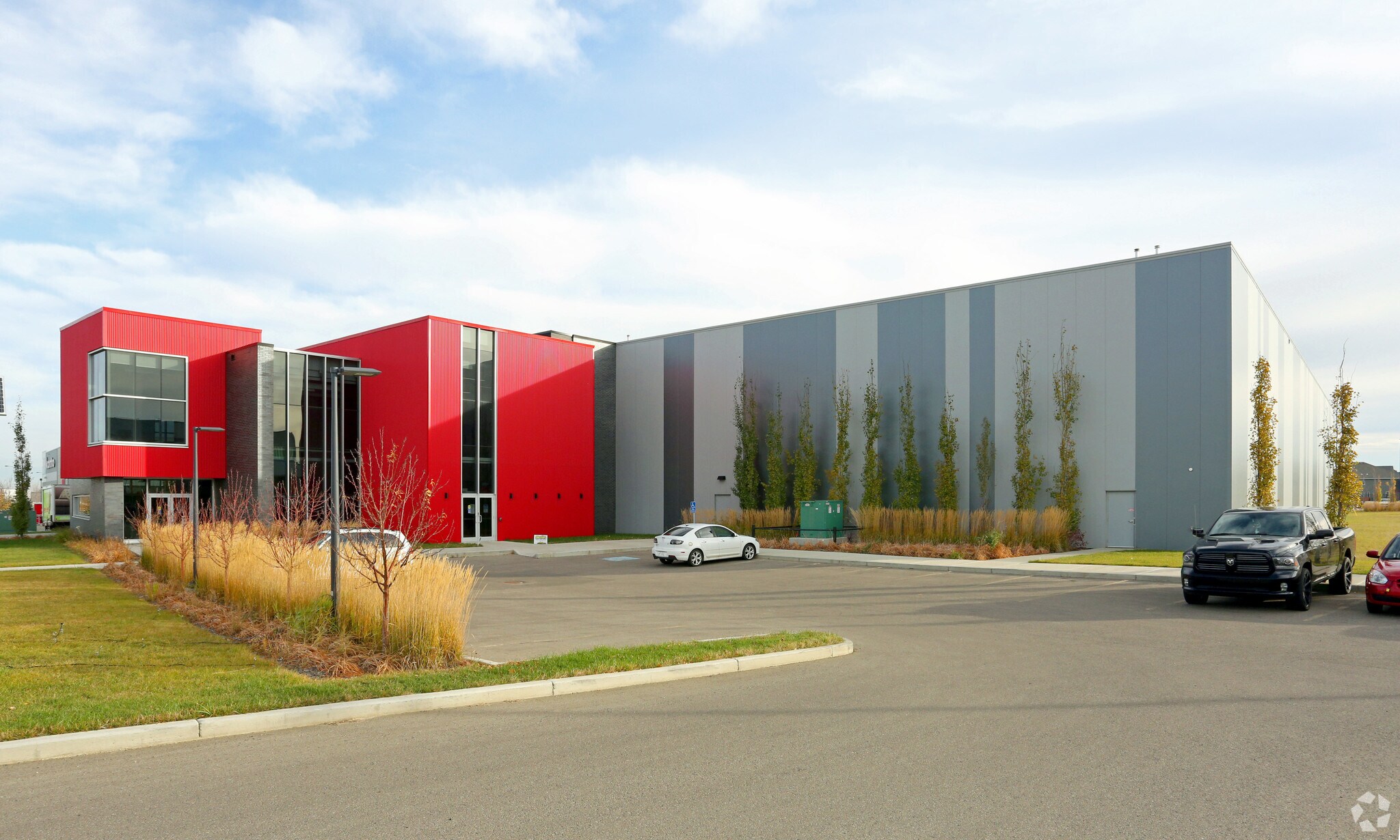 2403 91st St SW, Edmonton, AB for sale Primary Photo- Image 1 of 1