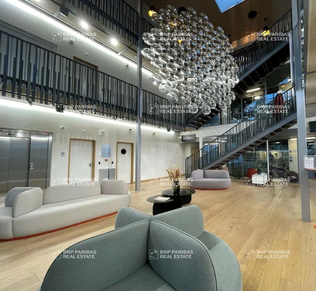 Location Bureaux 300 m² - Photo 1