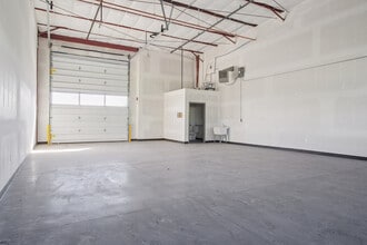 9456 S Bagley Park Rd, West Jordan, UT to rent Interior Photo- Image 2 of 15