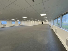 Office in Croissy-Beaubourg to rent Interior Photo- Image 1 of 1