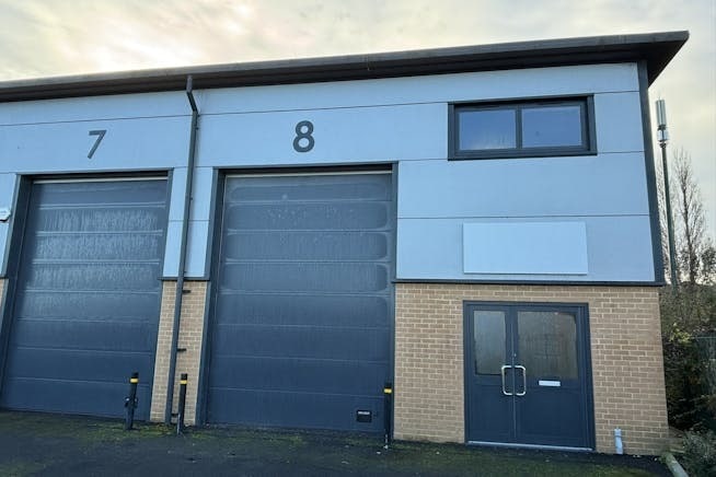 Wharfdale Rd, Bournemouth to rent - Building Photo - Image 3 of 4