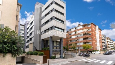 Office/Medical in Barcelona, BAR for rent Building Photo- Image 1 of 16