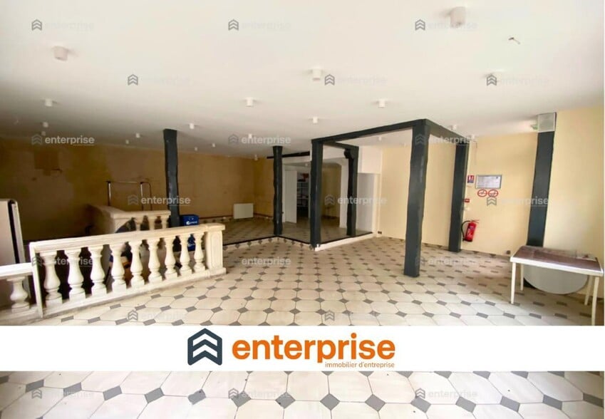 Retail in Crépy-en-Valois for sale - Interior Photo - Image 1 of 1