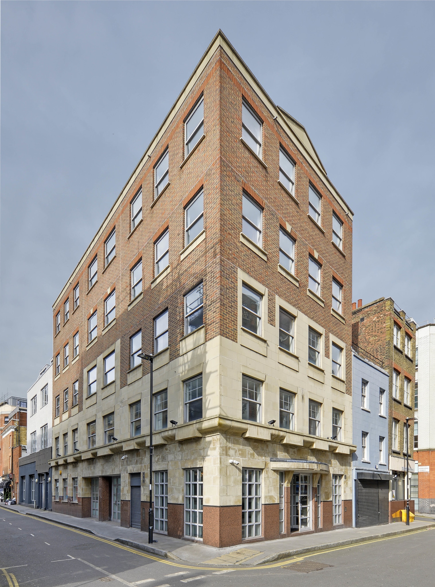 8 Baltic St E, London to rent Primary Photo- Image 1 of 7
