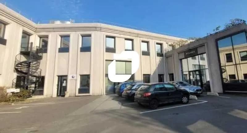 Location Bureaux 735 m² à 1 635 m² - Photo 1