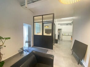 Office / Retail in Paris to rent Interior Photo- Image 1 of 4
