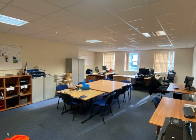 Castle Mound Way, Rugby to rent Interior Photo- Image 1 of 1