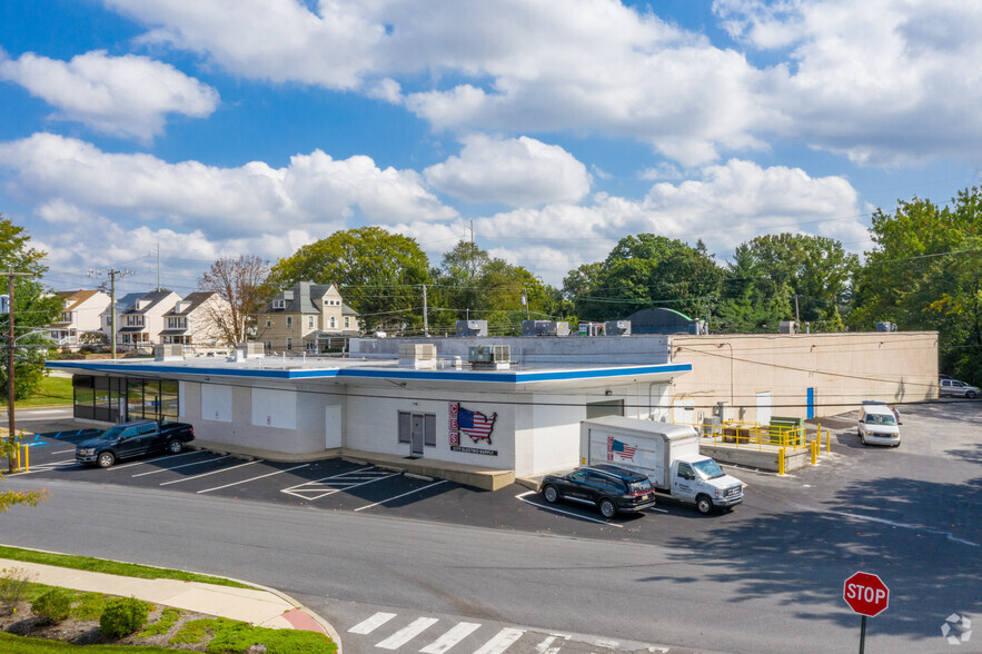 199 Kedron Ave, Folsom, PA for rent - Primary Photo - Image 1 of 24