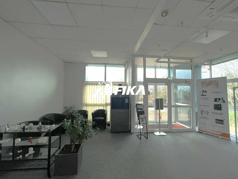 Light Industrial in Toulouse to rent - Building Photo - Image 2 of 12