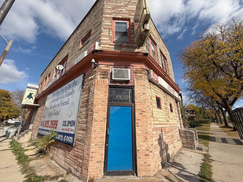 1932 W Capitol Dr, Milwaukee, WI for sale - Building Photo - Image 1 of 12