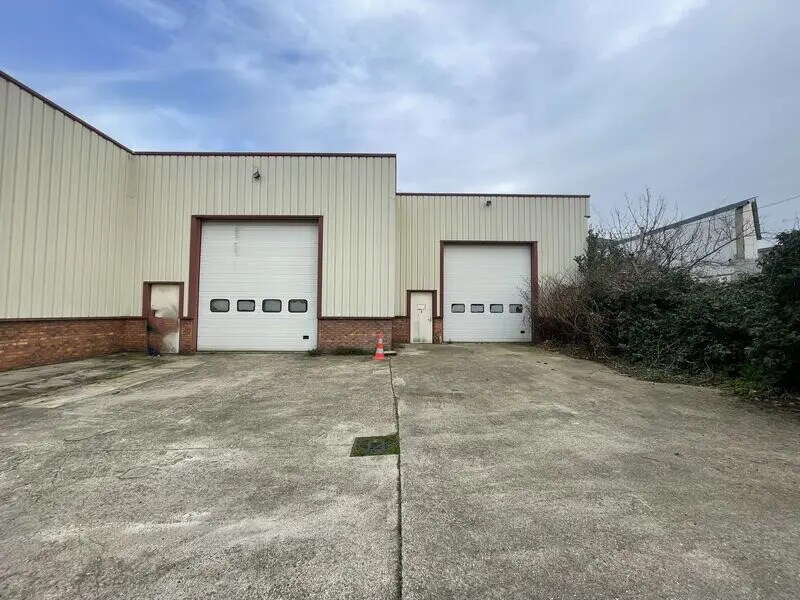 Light Industrial in Ivry-sur-Seine to rent Building Photo- Image 1 of 8
